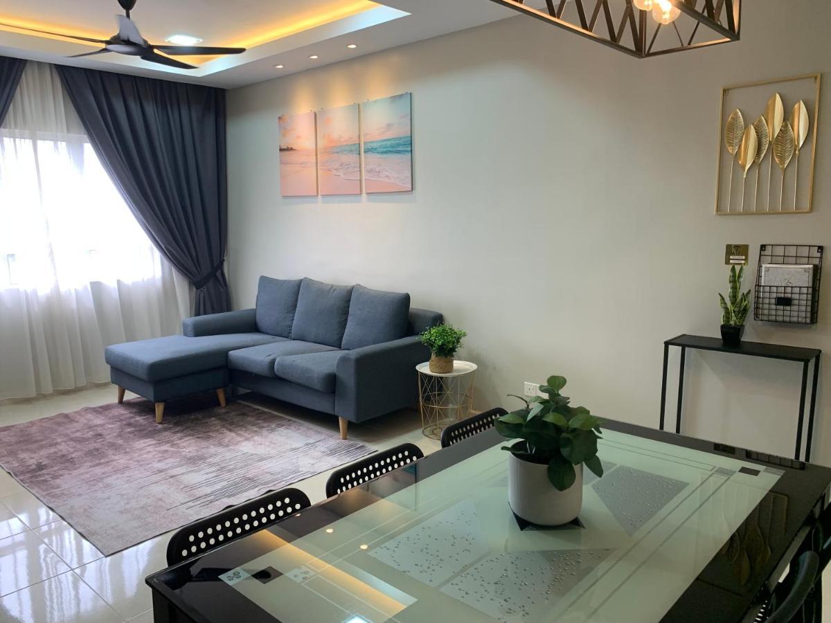 Dnaura Homestay Batu Buruk Terengganu Kuala Terengganu Exterior photo